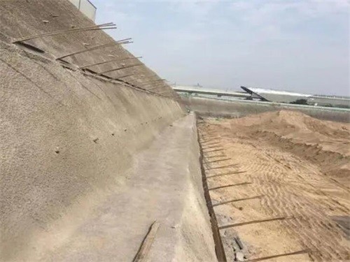 防城河道边坡加固